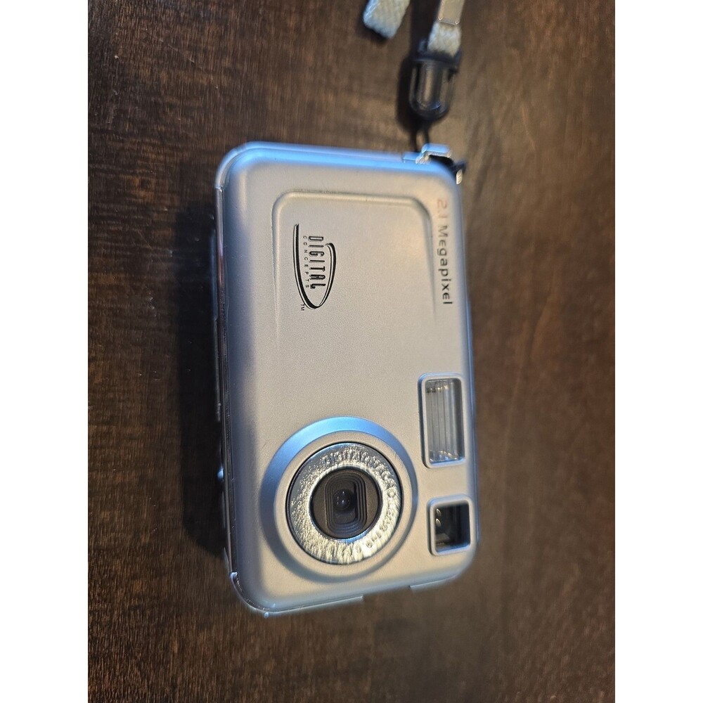 Digital Concepts 2.1 MegaPixel digital Camera, Tested Works, Comes With Case